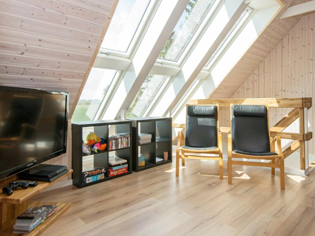 10 Person Holiday Home In Glesborg Room photo